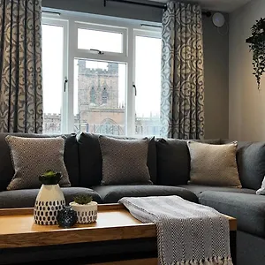 Penthouse On The Rows - Cathedral Views Apartment
